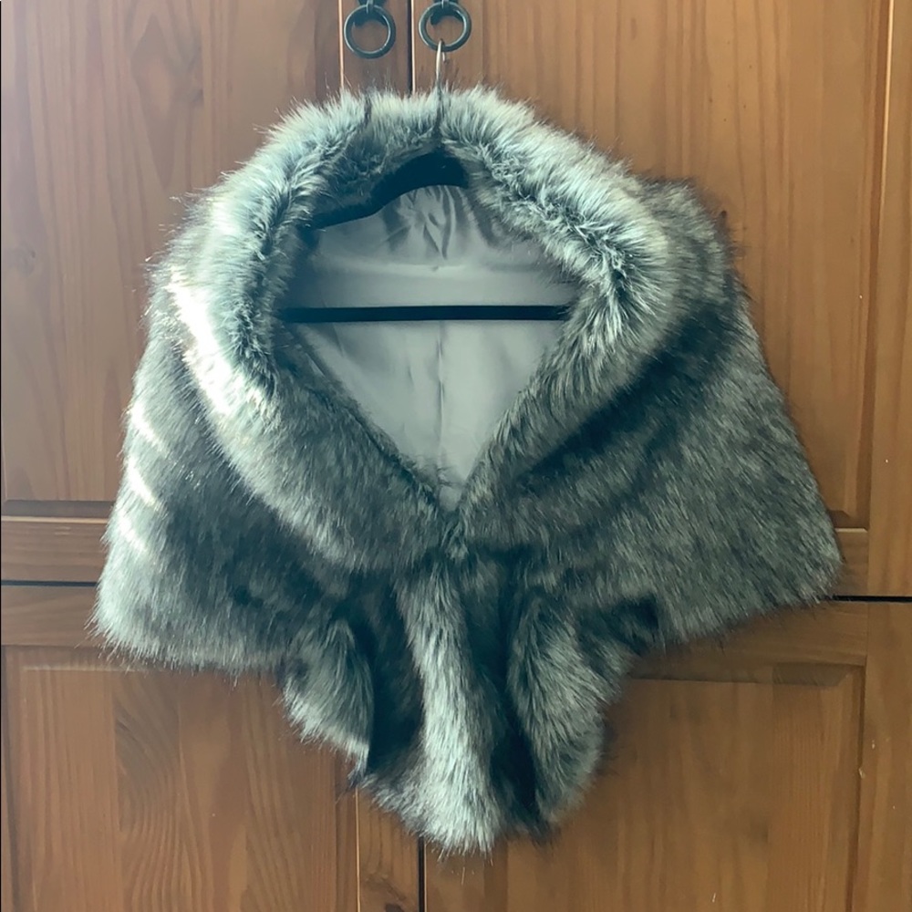 Elegant Faux Fur Wrap in Black and Gray